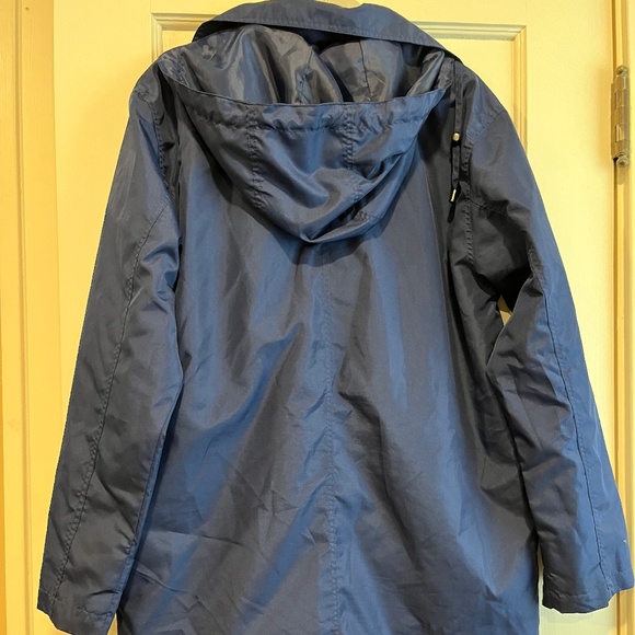 Koret Windbreaker - Picture 2 of 5
